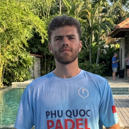 Léo MOULIERAC padel coach