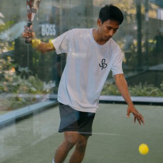 Umbu Andri padel coach