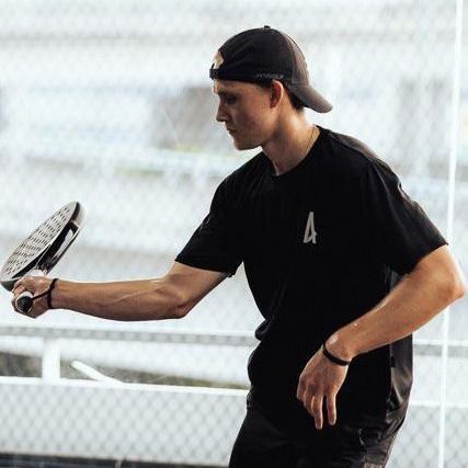 Elis Ericson padel coach