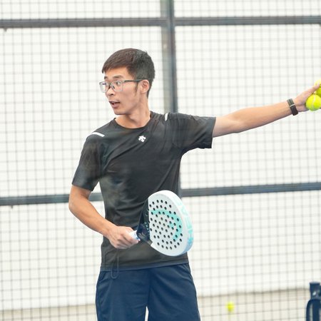 Yuanqin Du padel coach