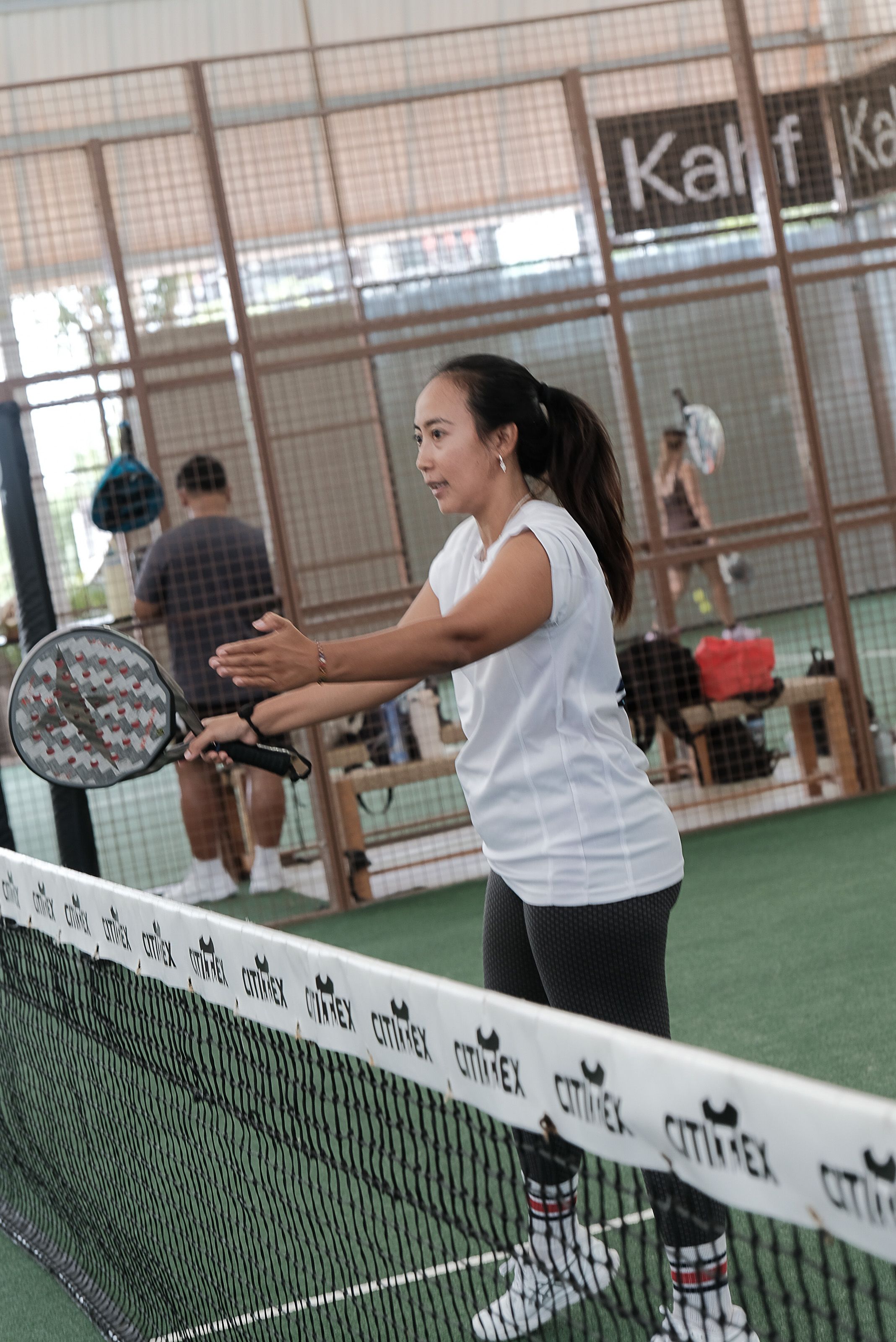 Komang Sri Maryati padel coach
